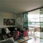 APARTAMENTO UM POR ANDAR!