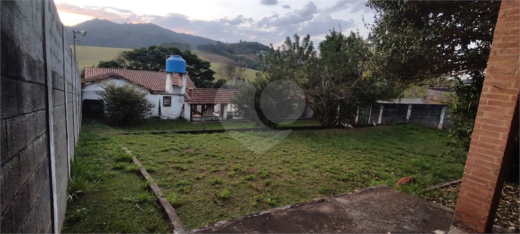 Chácara à venda com 5 quartos, sendo 3 suítes, em Chácaras Fernão Dias, Atibaia, SP