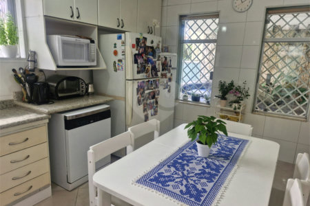 Casa à venda com 4 quartos, sendo 1 suíte, em Brooklin, São Paulo, SP