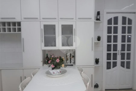 Sobrado à venda com 3 quartos, sendo 1 suíte,  em Vila Paulicéia, São Paulo, SP