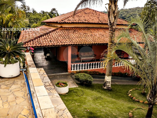 Sítio à venda com 6 quartos em Pavão (canguera), São Roque, SP