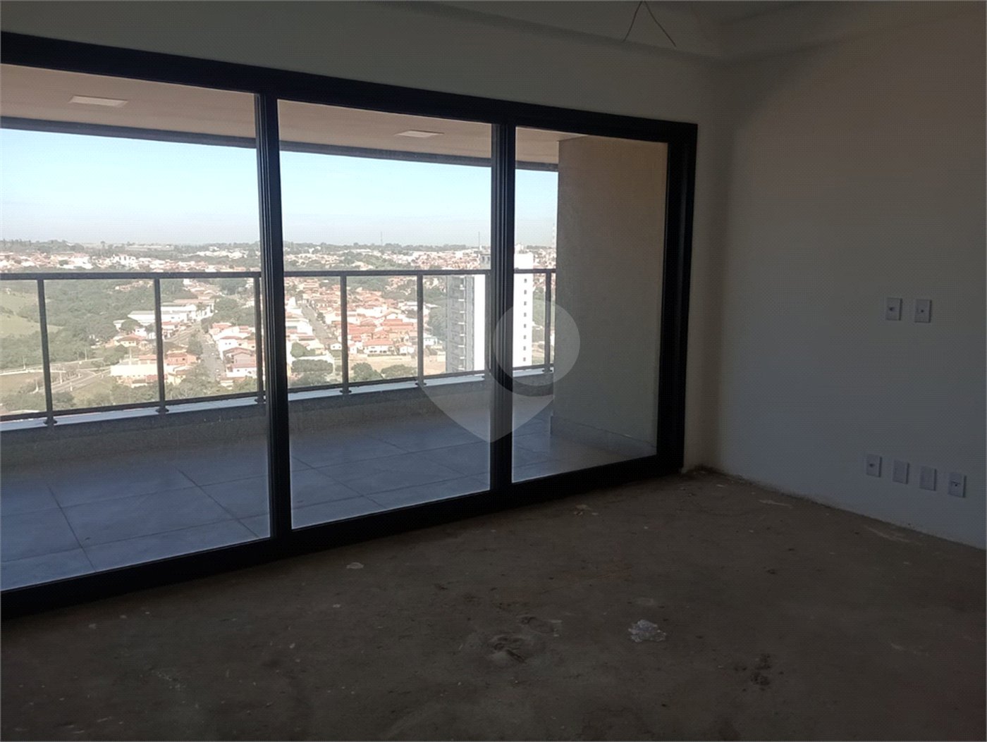 Apartamento à venda com 3 quartos, sendo 2 suítes, no Centro, Itapetininga, SP