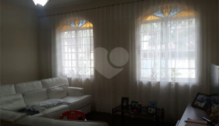 Sobrado à venda com 3 quartos, sendo 1 suíte,  em Esplanada Mendes Moraes, São Roque, SP