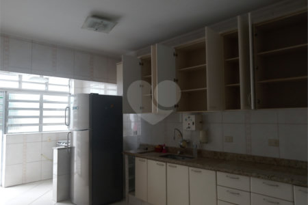 Casa Térrea à venda com 3 quartos em Parque Vitória, São Paulo, SP