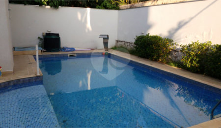 Casa à venda com 4 suítes no condomínio Aruã, Mogi das Cruzes - SP