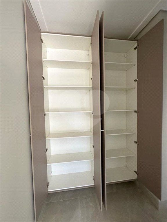 Casa à venda com 3 quartos, sendo 1 suíte, no condomínio Lagos D´icaraí, Salto - SP