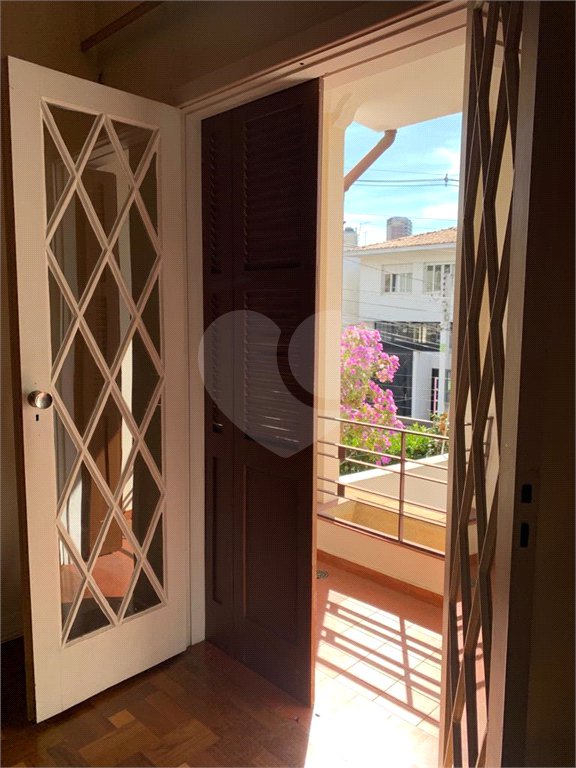Casa à venda com 3 quartos, sendo 1 suíte,  em Aclimação, São Paulo, SP