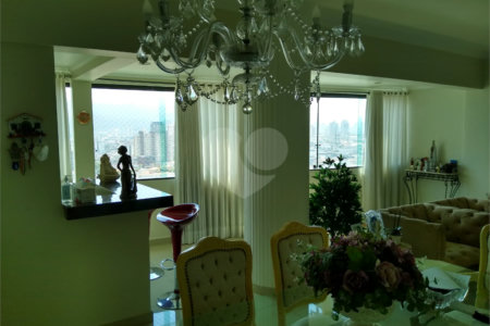 Apartamento à venda com 3 quartos, sendo 1 suíte,  em Vila Vitória, Mogi das Cruzes, SP