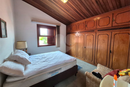 Casa de Vila à venda ou para alugar com 4 quartos, sendo 2 suítes,  em Jardim Leonor, São Paulo, SP