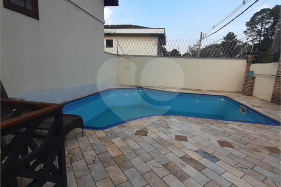 Casa à venda com 3 quartos, sendo 1 suíte, no condomínio Barbará II, São Paulo - SP