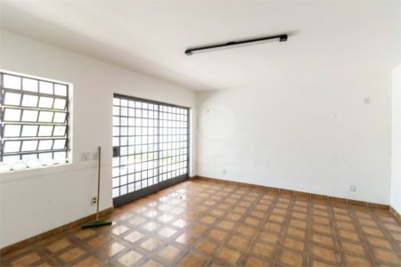 Sobrado à venda com 5 quartos, sendo 3 suítes, em Alto da Boa Vista, São Paulo, SP