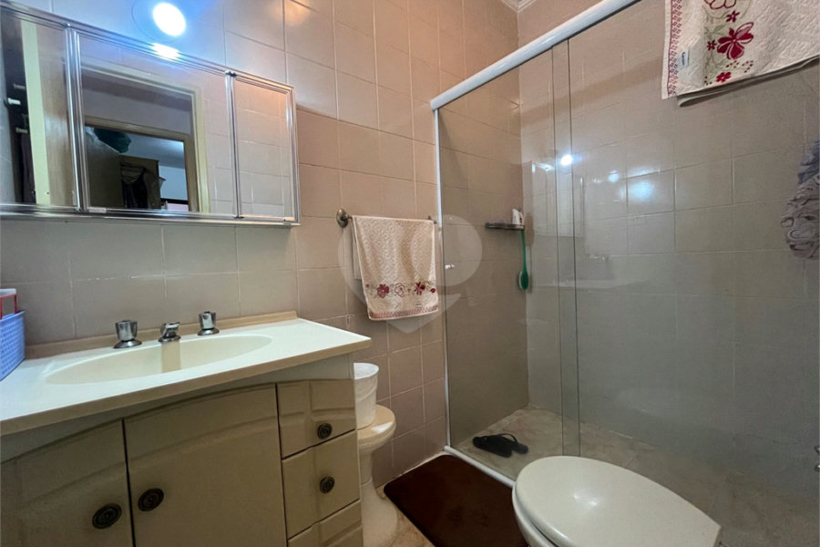 Sobrado à venda com 3 quartos, sendo 1 suíte, em Vila Irmãos Arnoni, São Paulo, SP