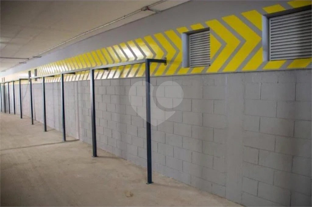 Apartamento 32 m2, com 1 dormitório e 01 vaga de garagem