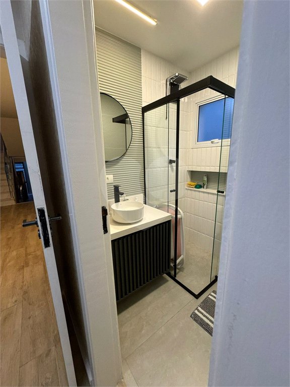 Casa à venda com 3 quartos, sendo 1 suíte, no condomínio Residencial Vegas, São Paulo - SP