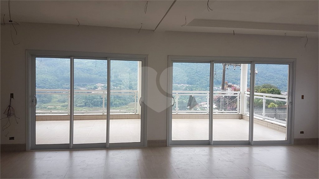 Casa à venda com 5 quartos, sendo 3 suítes,  em Serra da Cantareira, Mairiporã, SP