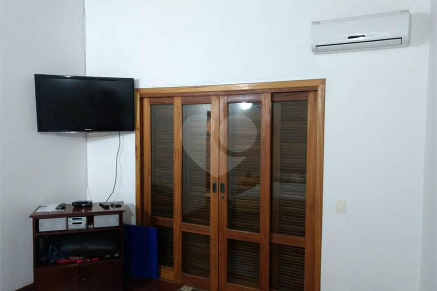 Casa à venda com 3 suítes no condomínio Alpes da Cantareira, Mairiporã - SP