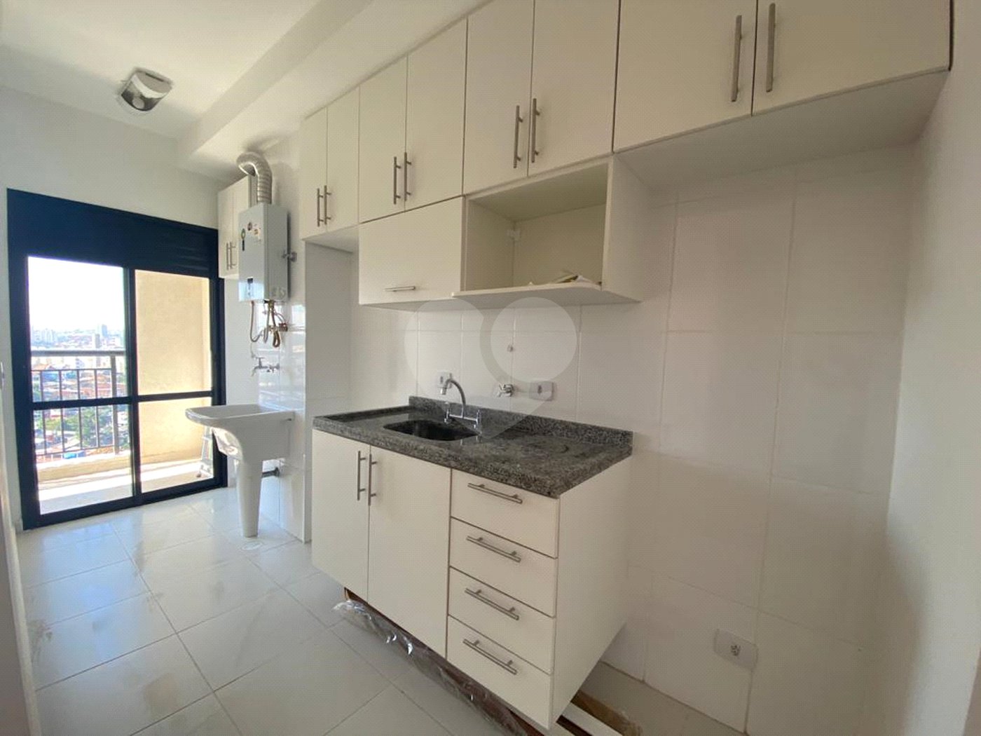 Apartamento à venda ou para alugar com 2 quartos, sendo 1 suíte, em Condomínio Granja Viana Ii, Cotia, SP