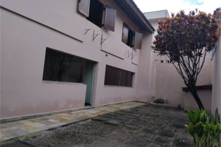 Sobrado à venda com 3 quartos, sendo 1 suíte, em Jardim Pinheiros, São Paulo, SP
