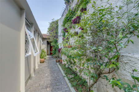 Casa Térrea à venda com 3 quartos, sendo 1 suíte,  em Chácara Monte Alegre, São Paulo, SP