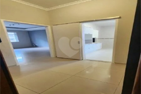 Apartamento à venda no bairro Barra Funda.