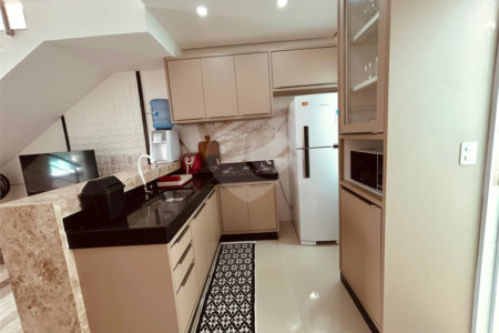Apartamento à venda com 2 suítes, em Taperapuan, Porto Seguro, BA