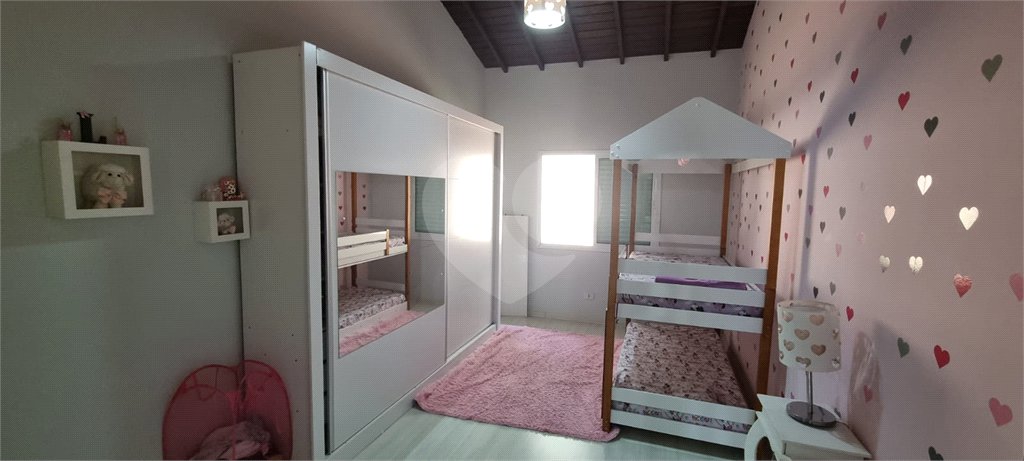 Casa à venda com 4 quartos, sendo 2 suítes,  no condomínio Sausalito, Mairiporã - SP