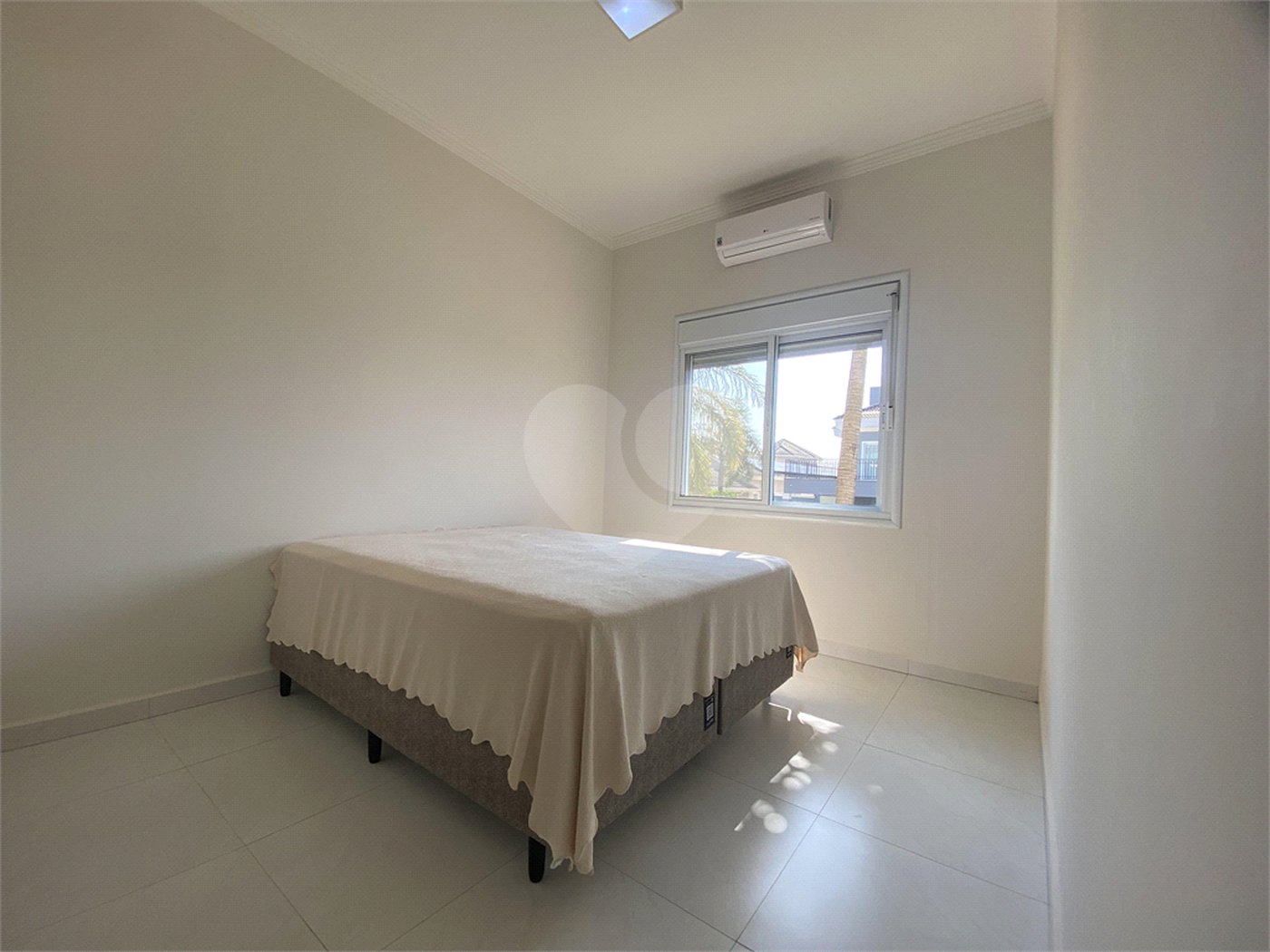Casa à venda com 3 suítes no condomínio Palmeiras Imperiais, Salto - SP