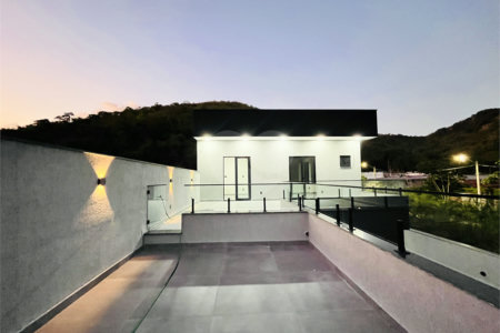 Casa à venda com 3 quartos, sendo 1 suíte, no condomínio Vale dos Sonhos 2, Rio de Janeiro - RJ