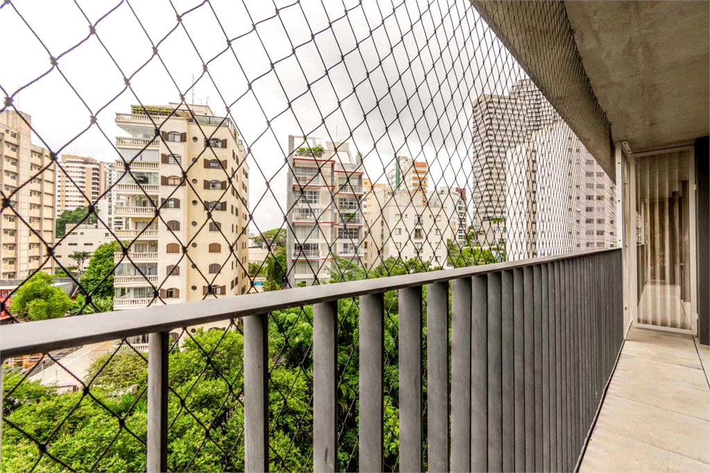 Apartamento à venda ou para alugar com 1 suíte em Jardim das Bandeiras, São Paulo, SP