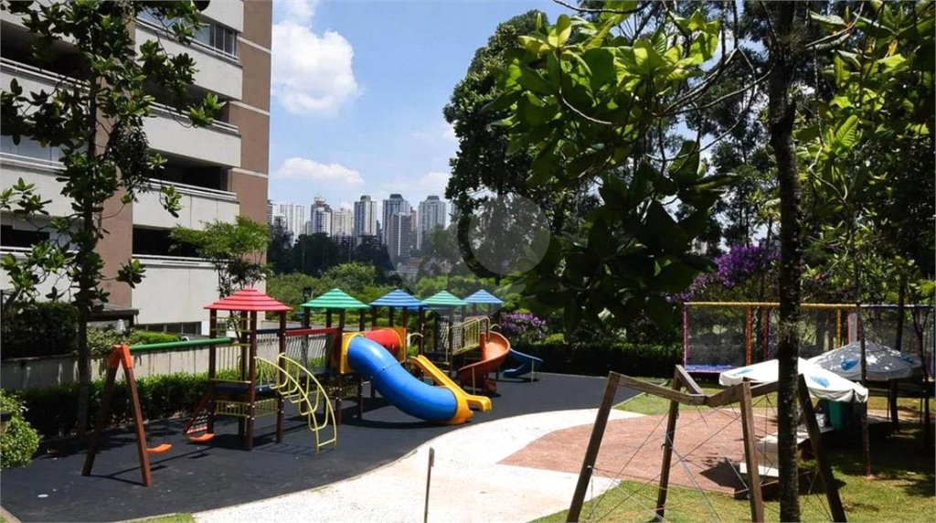 Cobertura à venda com 3 quartos, sendo 2 suítes,  em Paraíso do Morumbi, São Paulo, SP