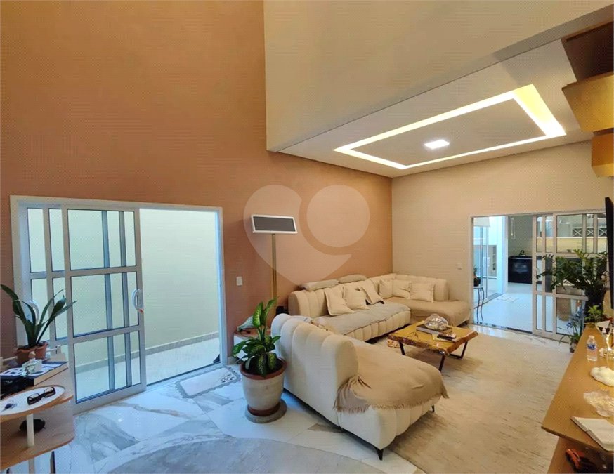 Casa à venda com 2 suítes no condomínio Parque Imperial, Salto - SP
