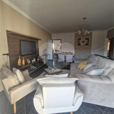 Casa à venda com 4 quartos, sendo 1 suíte, em Jardim Planalto, Salto, SP