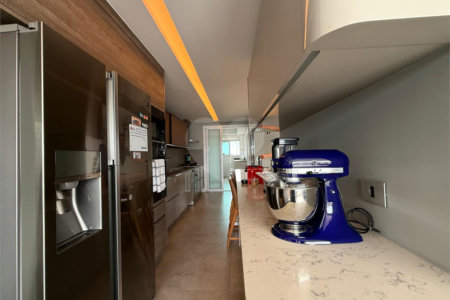 Apartamento à venda com 3 suítes em Santa Teresinha, São Paulo, SP