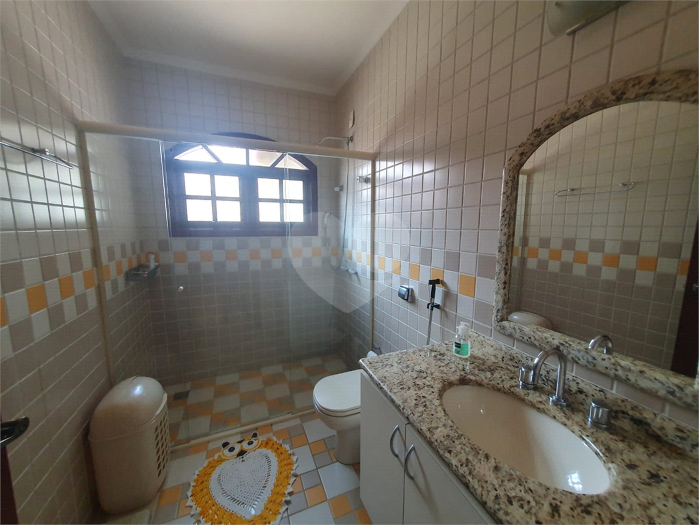 Casa à venda com 4 quartos, sendo 1 suíte, no condomínio Parque São Gabriel, Itatiba - SP