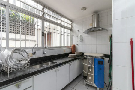 Casa à venda com 3 quartos, sendo 2 suítes,  em Alto de Pinheiros, São Paulo, SP