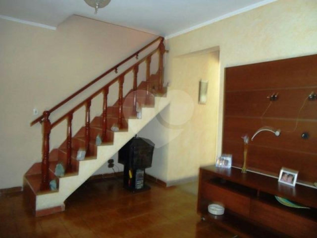 Sobrado à venda com 3 quartos, sendo 2 suítes,  em Vila Nova Mazzei, São Paulo, SP