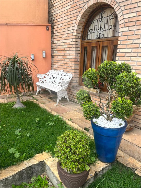 Sobrado à venda com 4 quartos, sendo 1 suíte,  em Jardim Leonor Mendes de Barros, São Paulo, SP