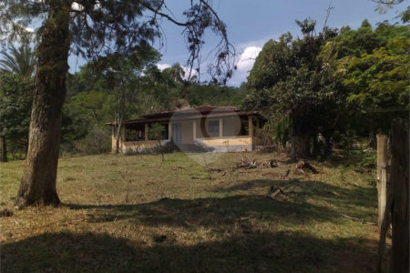 Sítio à venda com 2 quartos no Centro, Descalvado, SP
