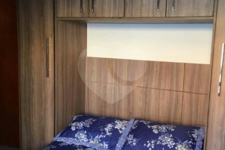 Casa à venda com 3 quartos, sendo 1 suíte, no condomínio Sobrado, São Paulo - SP