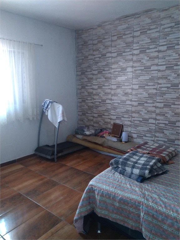 Casa à venda com 4 quartos, sendo 1 suíte, em Vila Pirajussara, São Paulo, SP