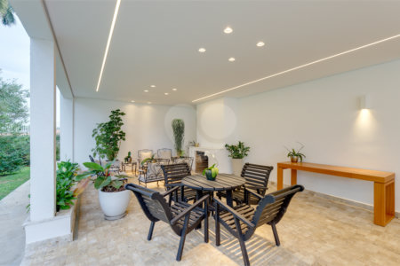 Casa Térrea à venda ou para alugar com 4 suítes em Alto da Boa Vista, São Paulo, SP