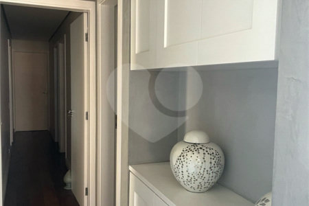 Apartamento à venda com 4 suítes em Vila Andrade, São Paulo, SP
