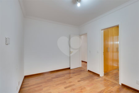 Casa para alugar com 4 quartos, sendo 2 suítes, no condomínio Cassiano Ricardo, São Paulo - SP