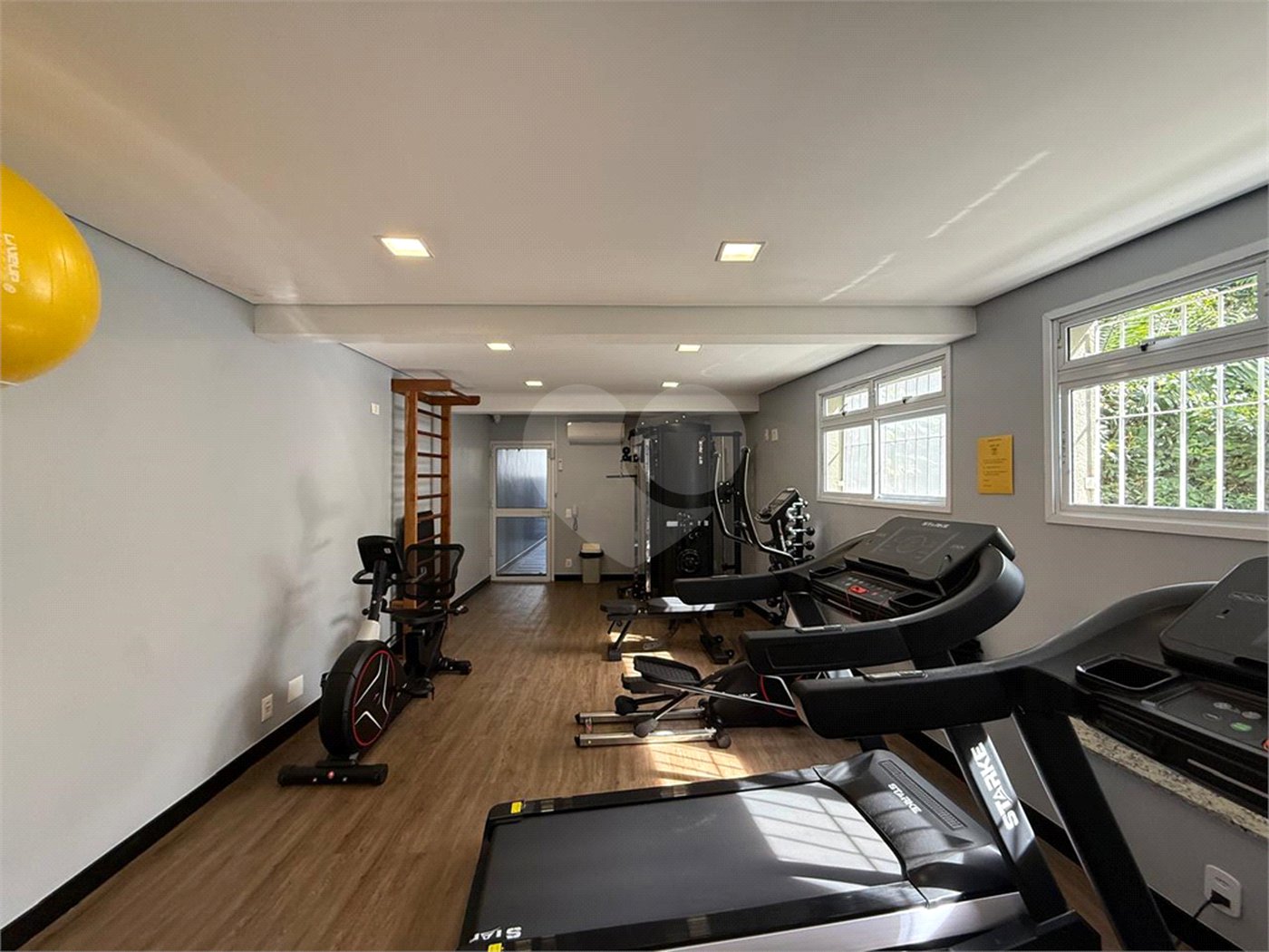 Casa à venda com 2 suítes no condomínio Village Palmas, São Paulo - SP