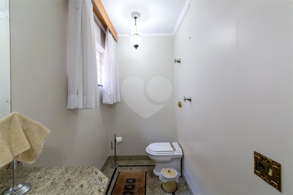 Sobrado à venda com 4 quartos, sendo 2 suítes, em Brooklin Velho, São Paulo, SP