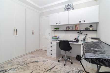 Casa à venda com 4 quartos, sendo 3 suítes, no condomínio Palm Hill North, São Paulo - SP