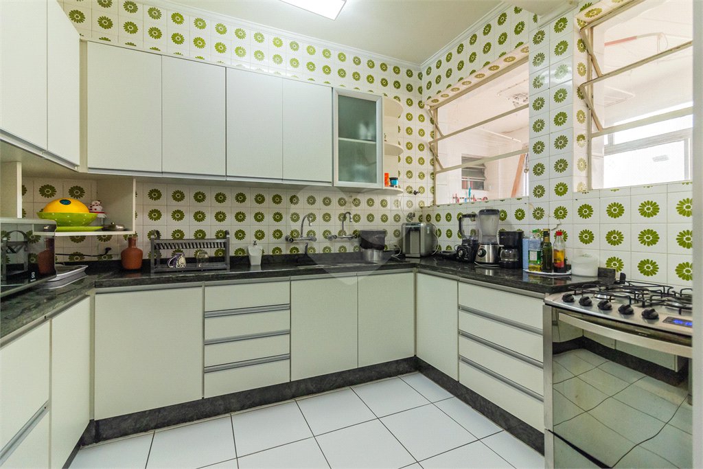 Apartamento à venda com 3 quartos, sendo 1 suíte,  em Santa Cecília, São Paulo, SP
