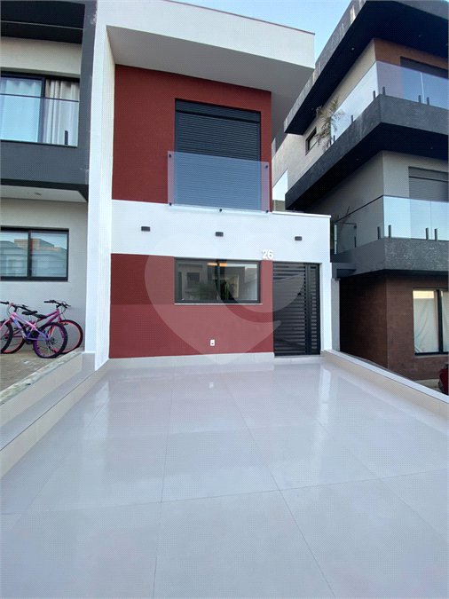 Casa à venda com 3 suítes no condomínio Residencial The Square Village, Cotia - SP