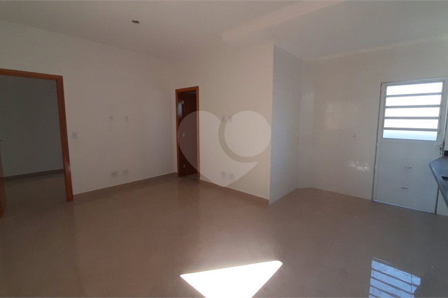 Casa à venda com 2 quartos no condomínio Residencial Luta, São Paulo - SP