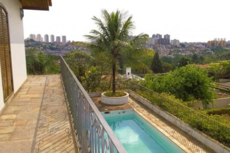 Sobrado à venda com 4 quartos, sendo 2 suítes,  em Jardim Leonor, São Paulo, SP
